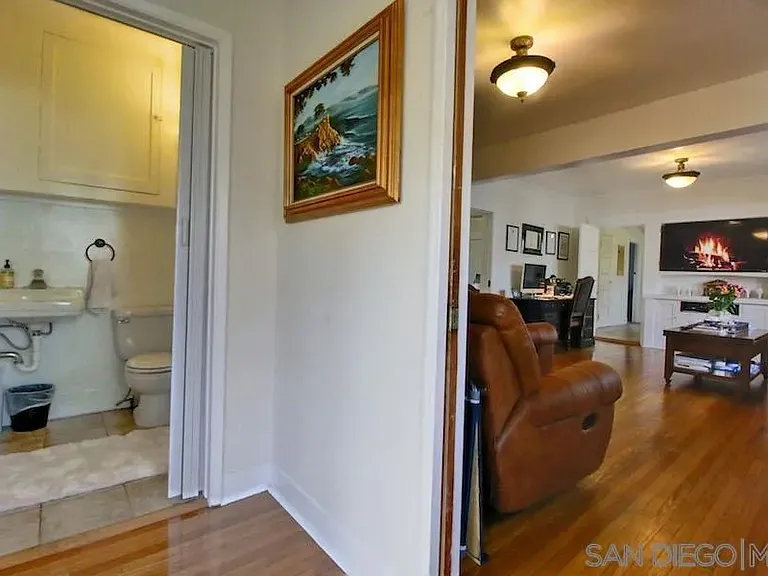 3970 Harney St — Photo 13