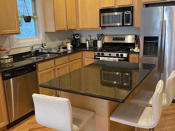 2nd image of 1448 N Wieland St #1