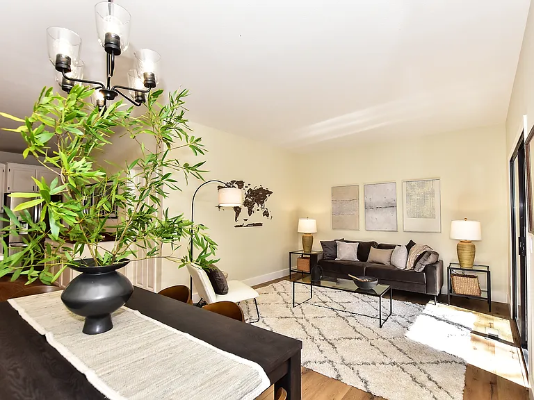 Laurelbrook Ct — Photo 8