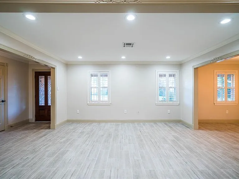 5046 Yarwell Dr — Photo 11