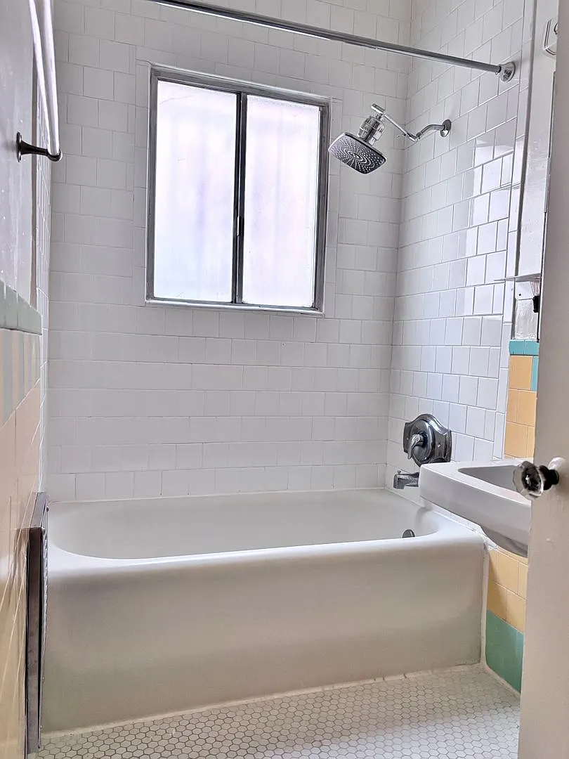 418 N. Hayworth Ave. — Photo 4