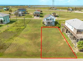 18 Jolly Roger Dr, Freeport, TX 77541