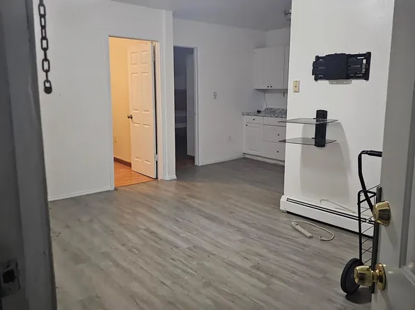 9 Vroom Street image 1 of 17