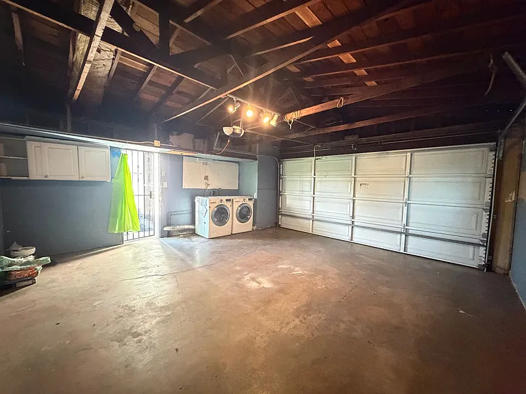 2033 E Garvey Ave N — Photo 17