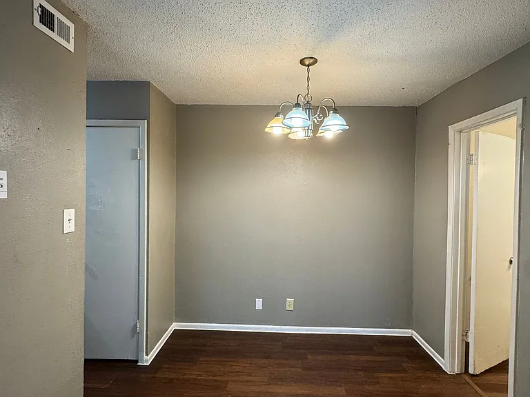 2413 Mission Hill Dr — Photo 17