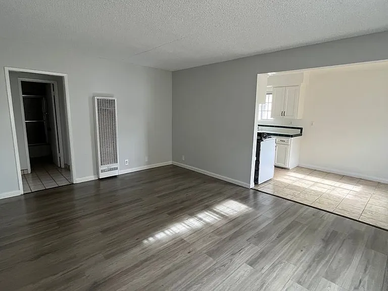 1050 Dawson Ave — Photo 2