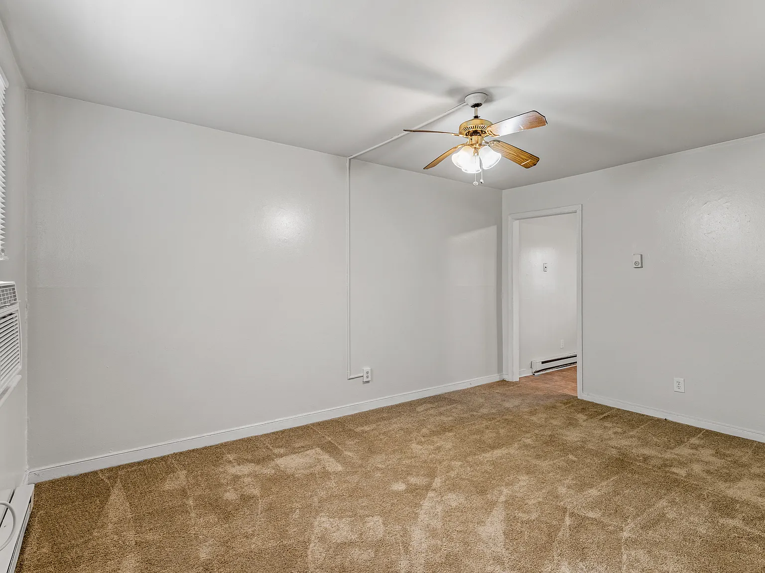 2 bed, 750 sqft, $1,394 — Photo 3