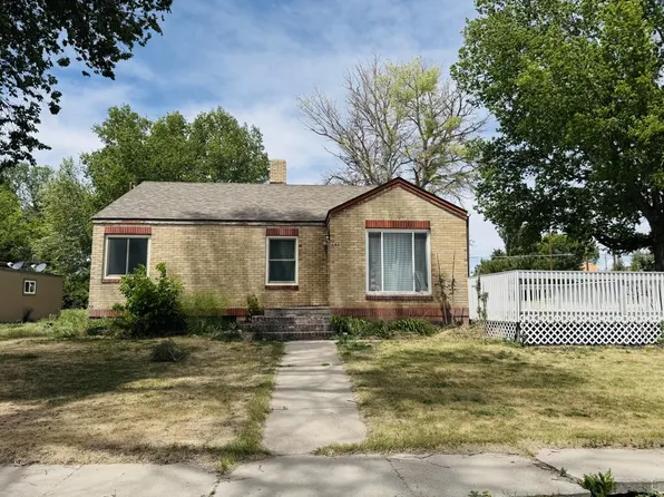 646 Sherman St, Potter, NE 69156