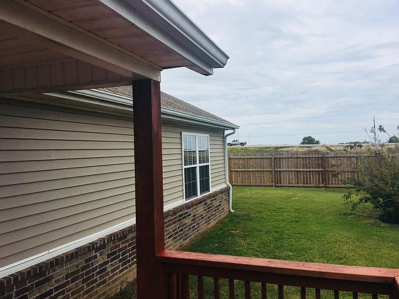 3rd image of 1100 Cannon Dr
