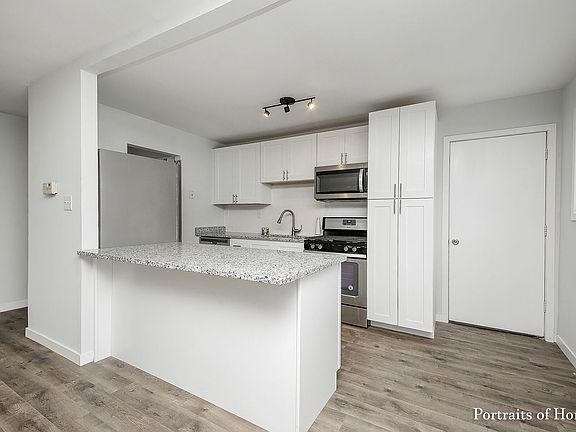 4th image of 204 Harwood Dr