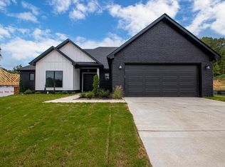132 Harmony Vlg, Benton, AR 72015