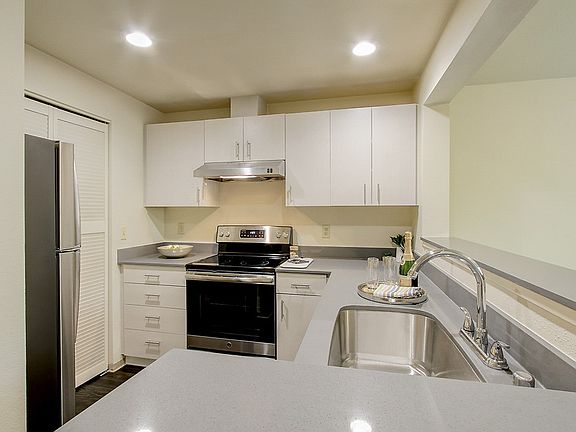 5th image of 12233 NE 131st Way #1M101
