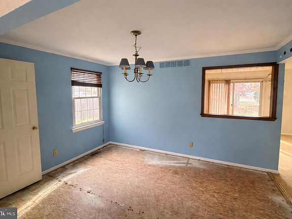 4th image of 59 Woodstream Dr