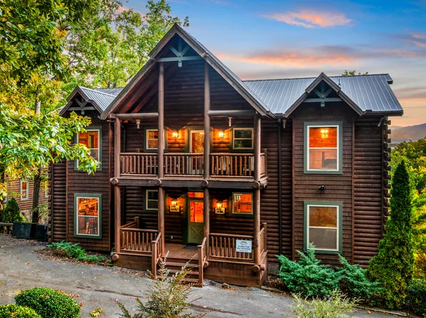 1964 Blackthorn Trl, Sevierville, TN 37876