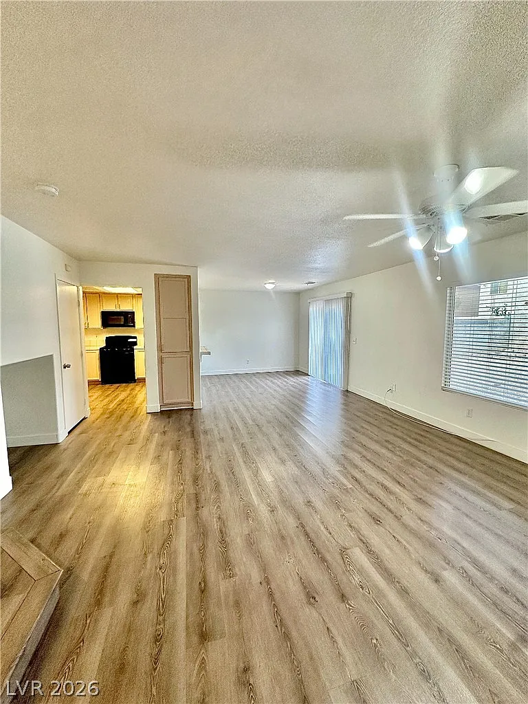 4 bed, 2.5 bath, 1520 sqft, $1,875 — Photo 3