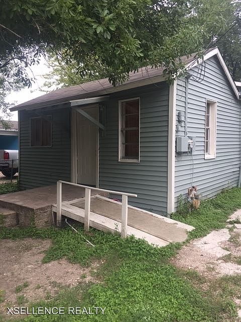 1st image of 1343 W Harlan Ave