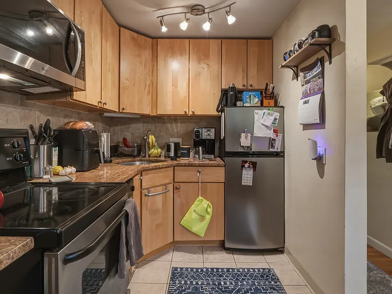 207 W Springfield St #4 — Photo 13