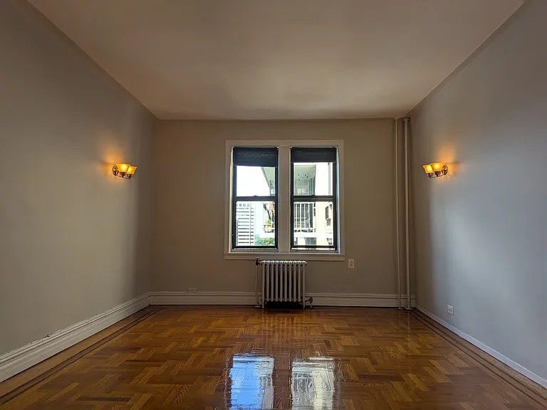 80-15 Grenfell St #E24 — Photo 4