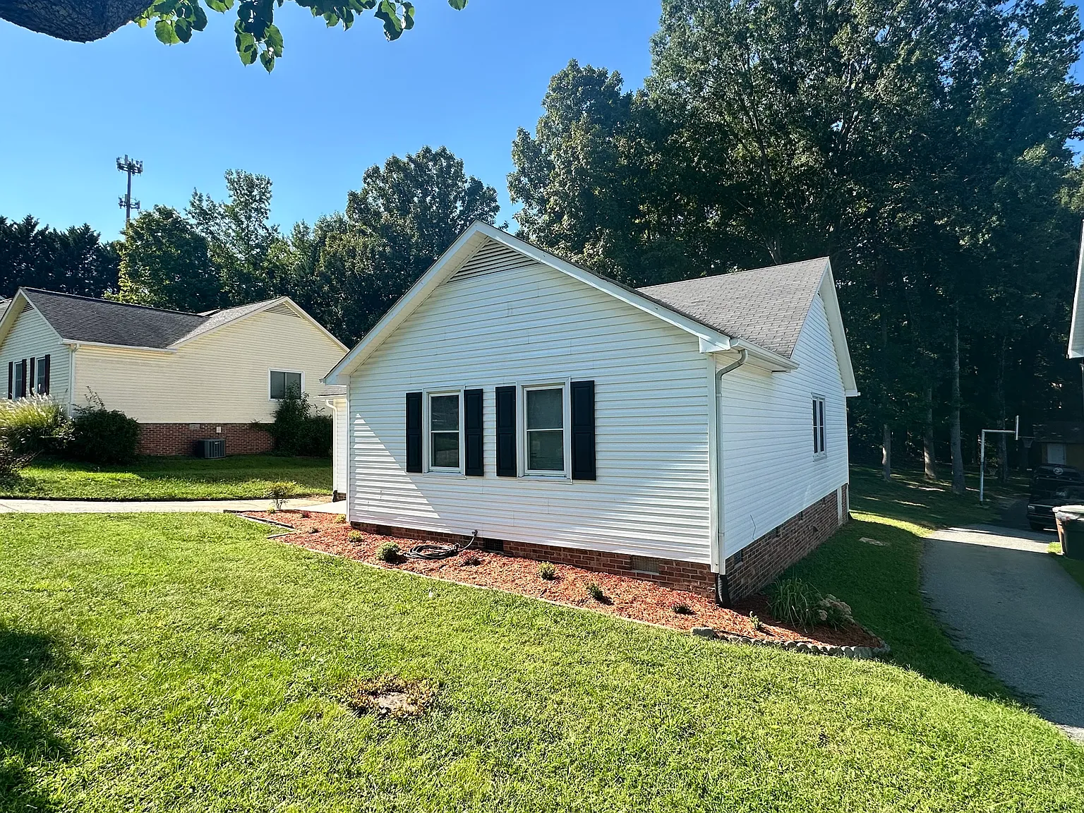 3 bed, 1400 sqft, $1,850 — Photo 4