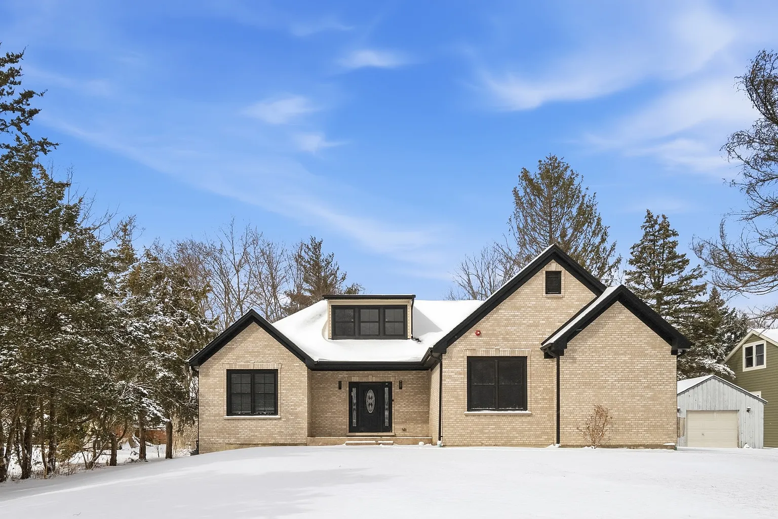 3026 Jackson Dr photo 1