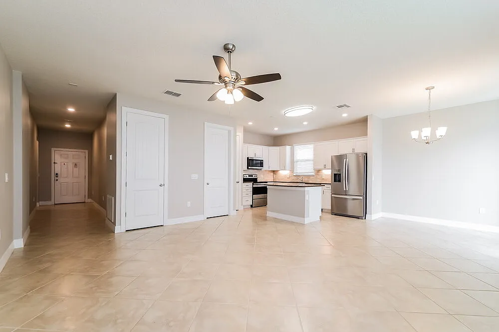3 bed, 2.0 bath, 1341 sqft, $2,215 — Photo 4