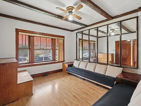 2nd image of 4628 W Waveland Ave