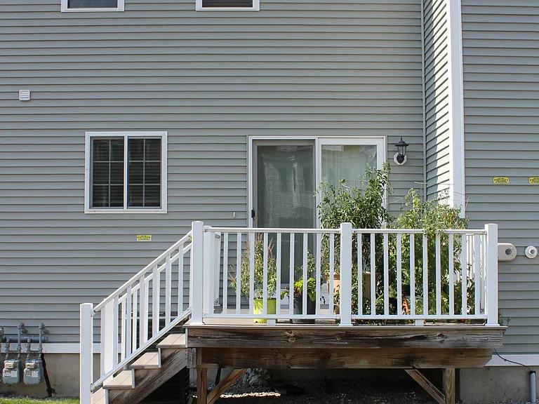 29 Apache Way — Photo 17