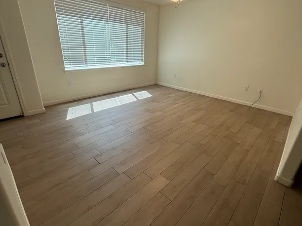 140 S Casablanca St #140, Visalia, CA 93292