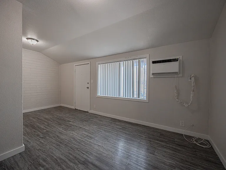 864 E Chandler Blvd, Chandler Az — Photo 4