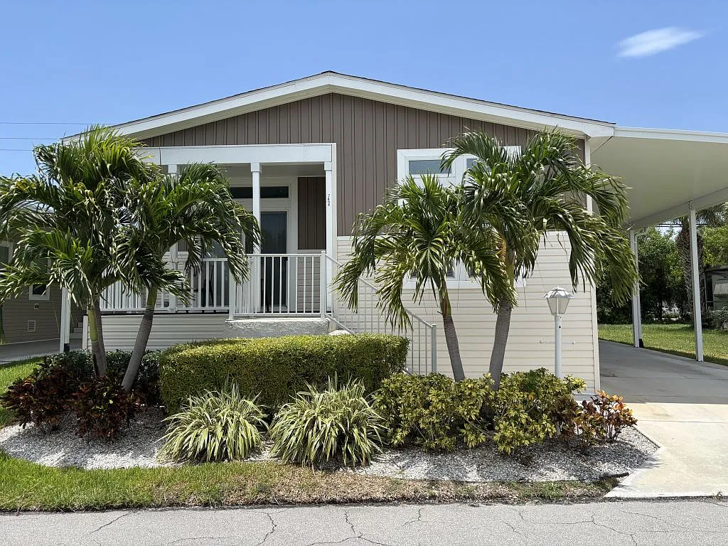 3 bed, 2.0 bath, 1404 sqft, $1,850 — Photo 2