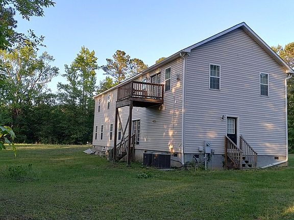 Balcony off 2nd fl masterbedroom