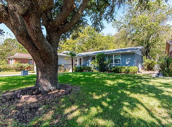 2nd image of 2323 Highwood Dr