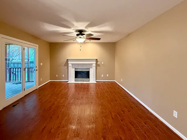 1626 Brandi Ln — Photo 13