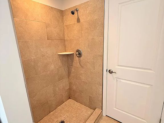 4th image of 402 Legato Dr