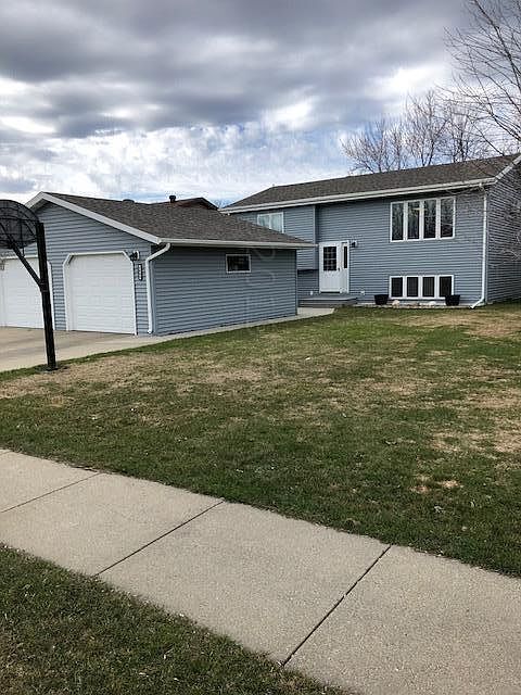 1st image of 1906 5th Ave E