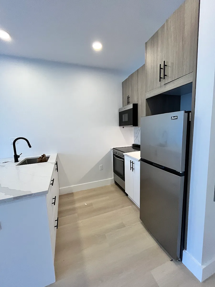 Building Photo - 314-316 Forrest St #602