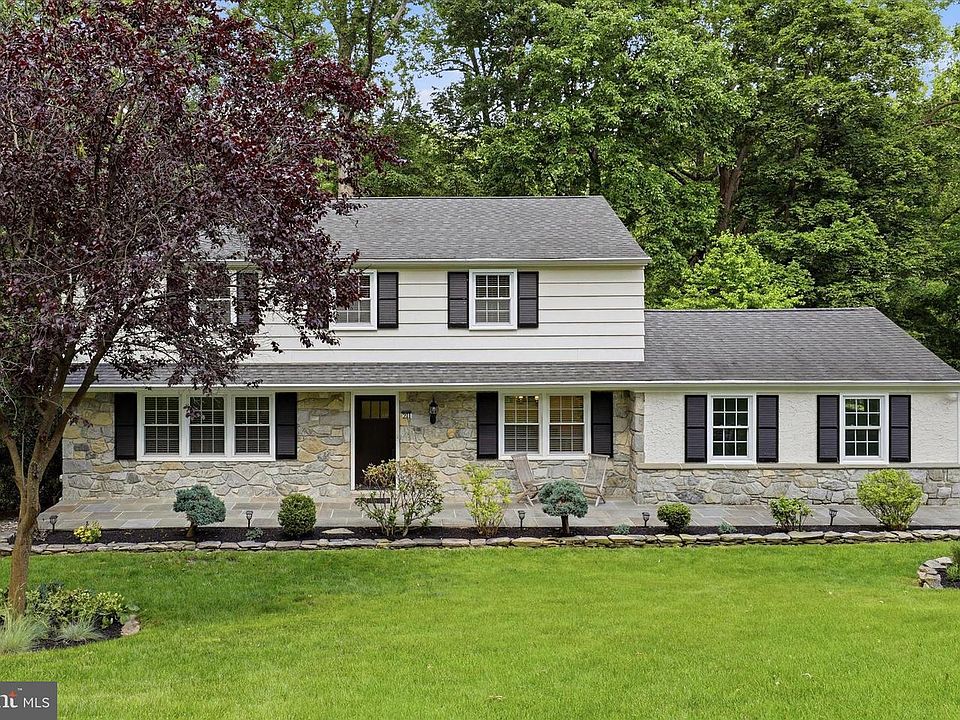 1st image of 211 Oneida Ln