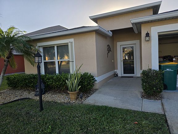 2nd image of 1227 White Oak Cir