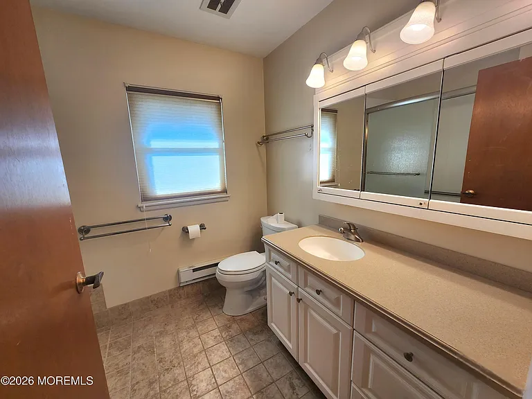 341B Canterbury Ct — Photo 10