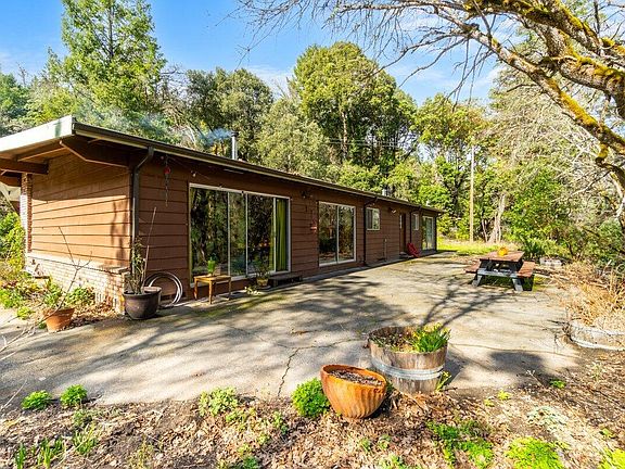 4th image of 71 Triple R Ln