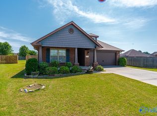 17 Easy St, Decatur, AL 35603