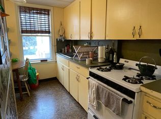 376 Benefit St APT 4, Providence, RI 02903