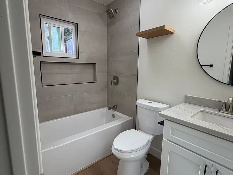 2122 J St #1/2 — Photo 9
