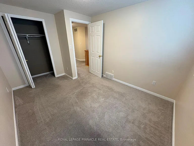 60 Everglade Cres — Photo 27