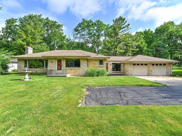 10422 West Grange AVENUE, Hales Corners, WI 53130