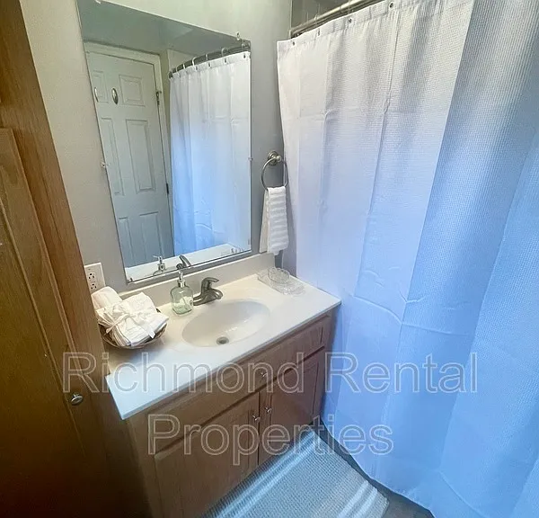 3 N Harvie St #4 — Photo 9