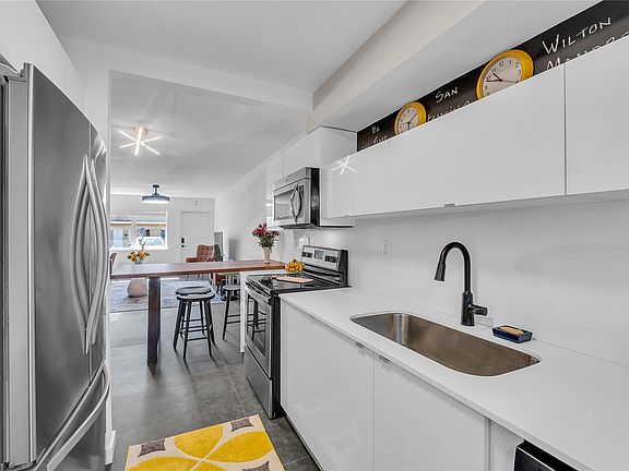 5th image of 2607 NE 8th Avenue #34