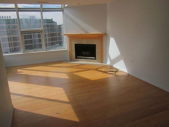 2nd image of 20 Chestnut St Ph 603
