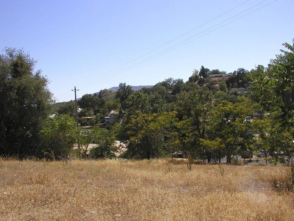 2nd image of 0 Raspberry Ln