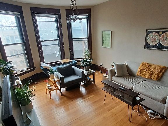 4th image of 301 Dayton Ave APT 7